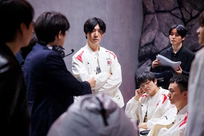 令人感兴趣 令人感兴趣